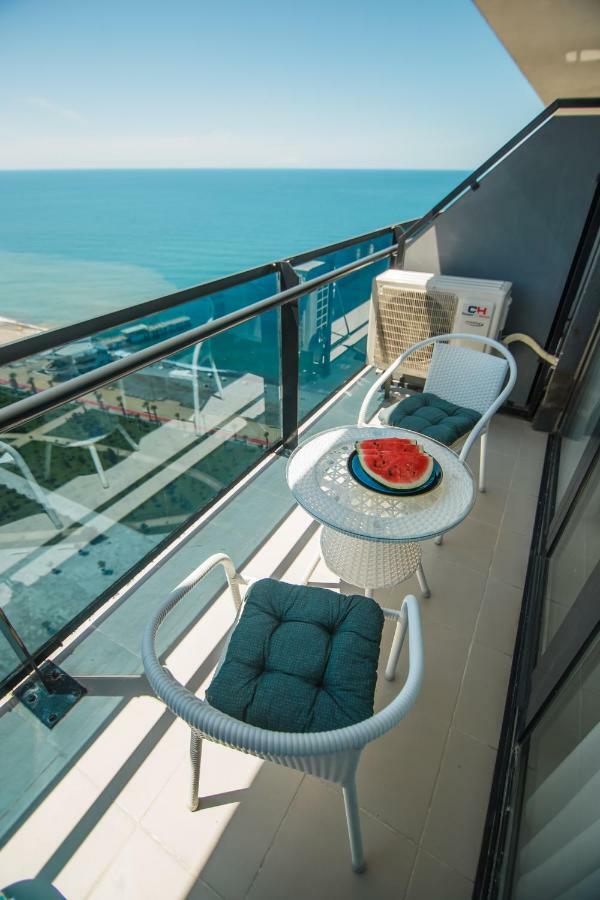 Orange Sky Apartments Beach Tower Batumi Eksteriør billede